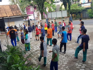 Senam Rutin Minggu Pagi