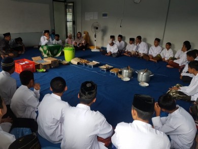 Akikoh dari donatur yg di selenggarakan di PAY M MUNTILAN