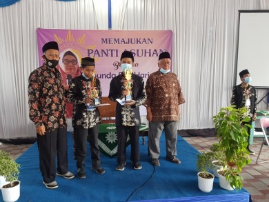 Unggul dalam Prestasi